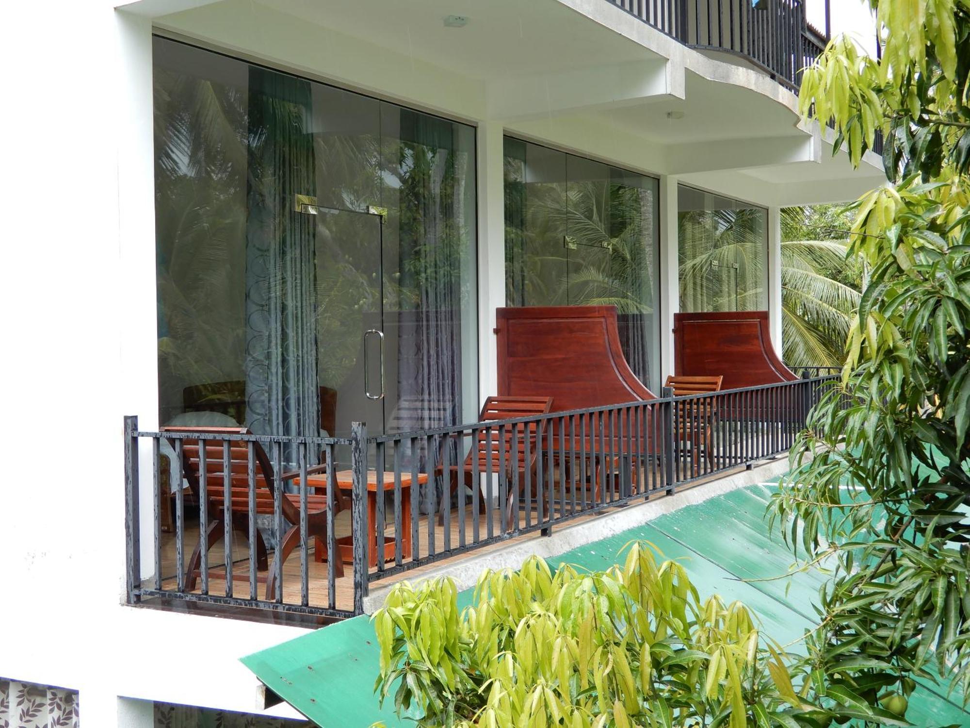 טיסמהרמה Lake Edge Holiday Inn חדר תמונה